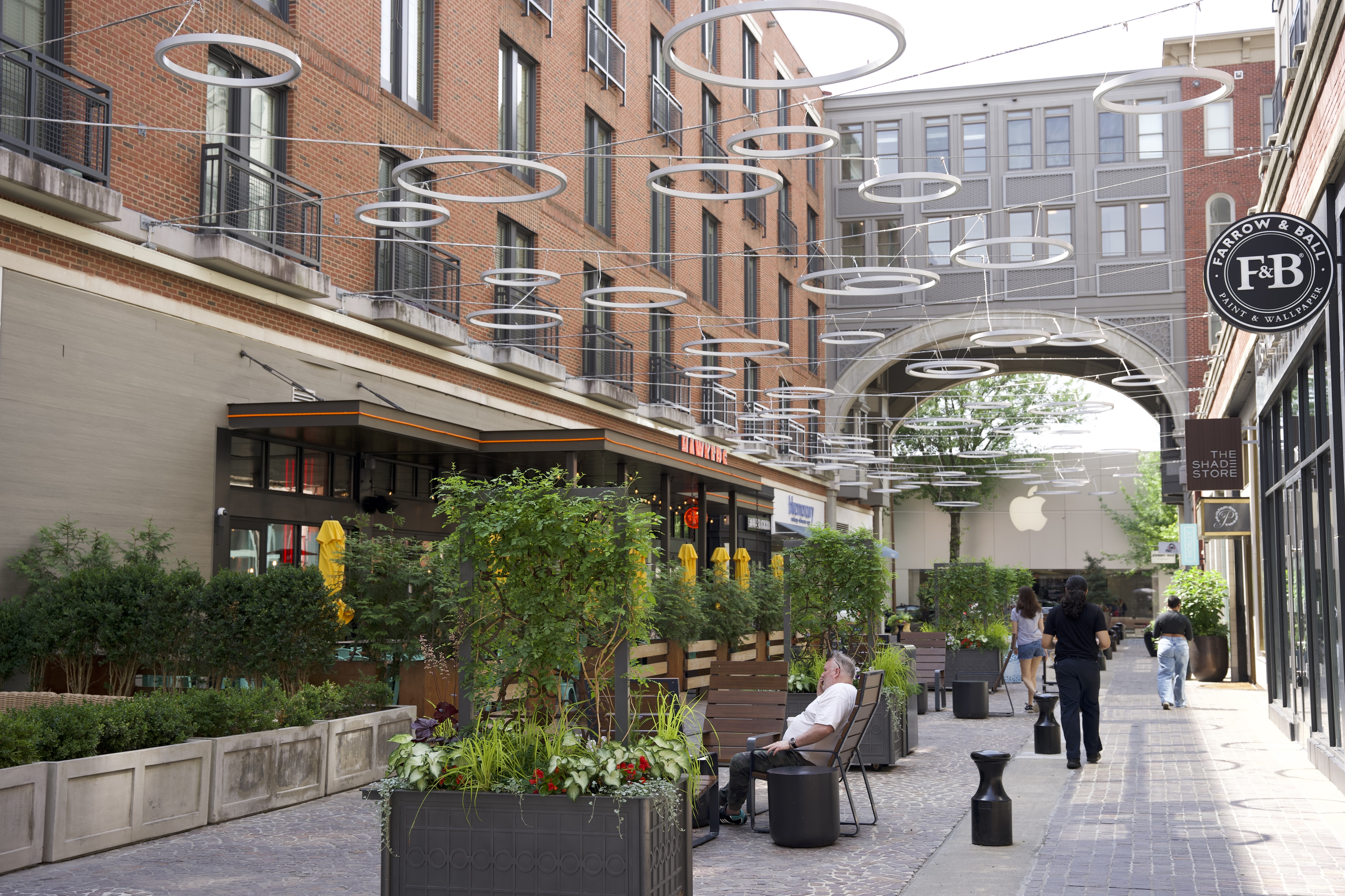 MARYLAND NEIGHBORHOOD GUIDE - Bethesda, Maryland